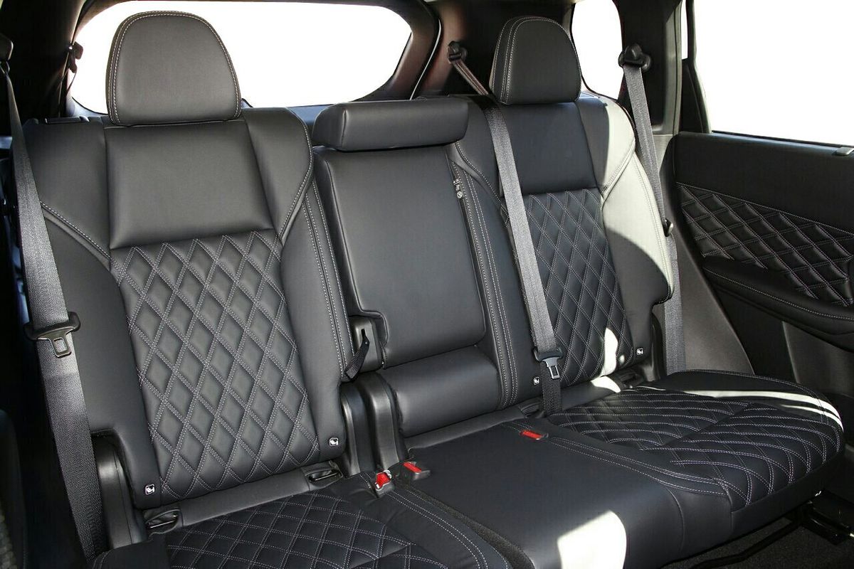2024 Mitsubishi Outlander Exceed ZM