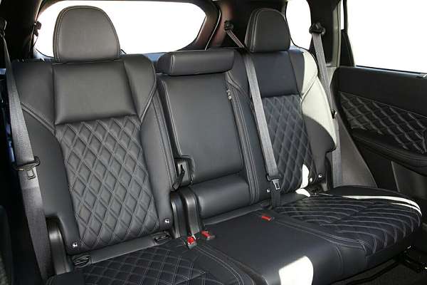 2024 Mitsubishi Outlander Exceed ZM