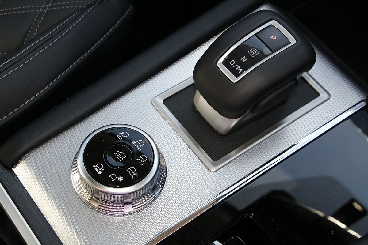 2024 Mitsubishi Outlander Exceed ZM