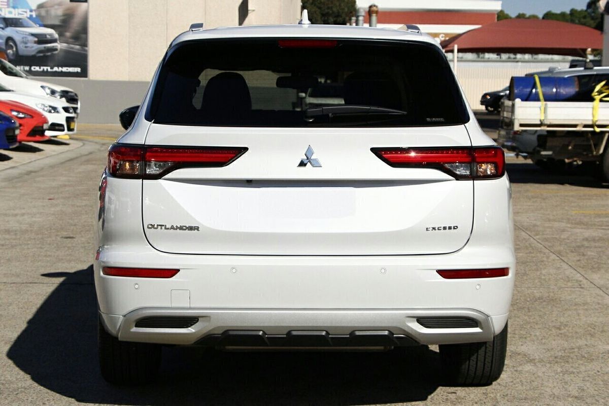 2024 Mitsubishi Outlander Exceed ZM