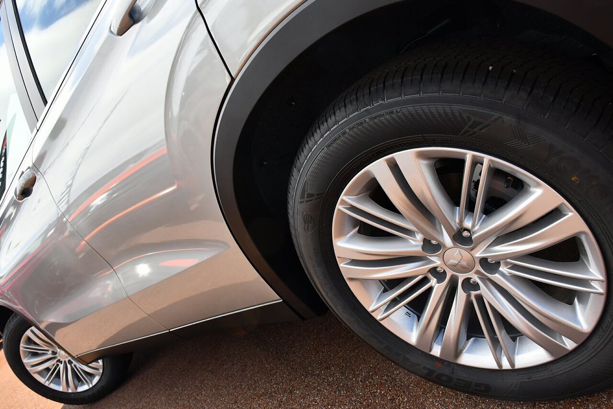 2024 Mitsubishi Outlander ES ZM