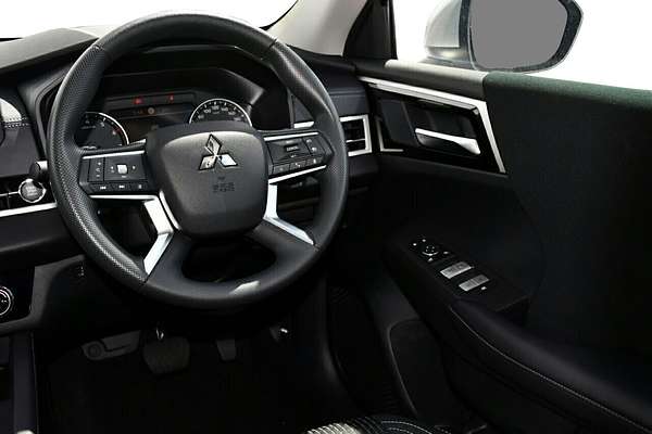2024 Mitsubishi Outlander ES ZM