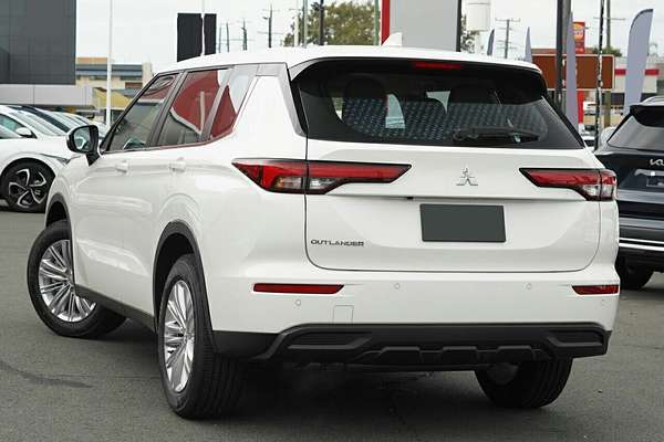 2024 Mitsubishi Outlander ES ZM