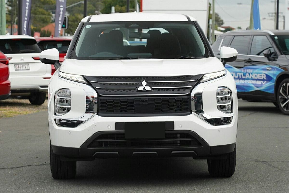 2024 Mitsubishi Outlander ES ZM