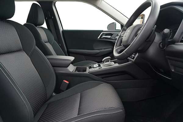 2024 Mitsubishi Outlander ES ZM