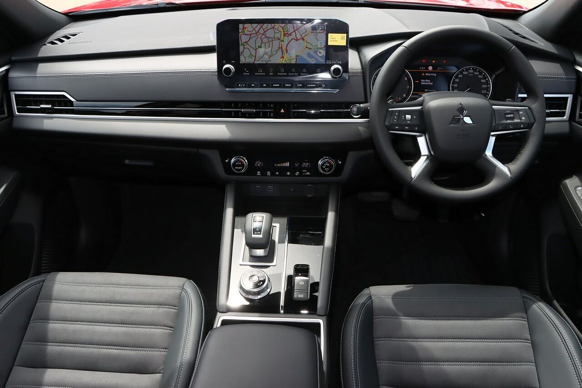 2024 Mitsubishi Outlander Black Edition ZM