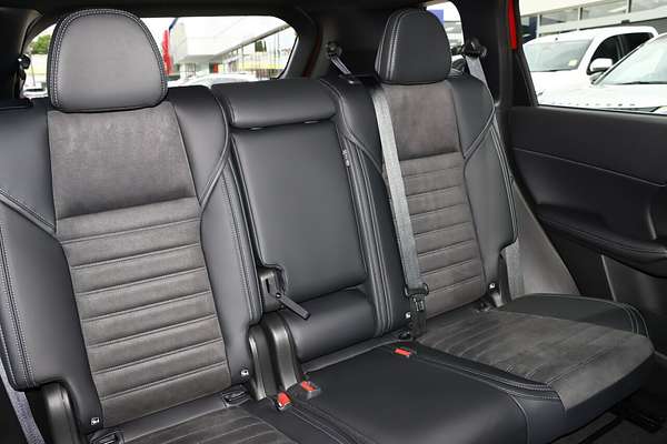 2024 Mitsubishi Outlander Black Edition ZM