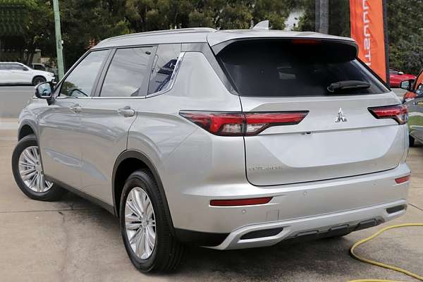 2024 Mitsubishi Outlander LS ZM