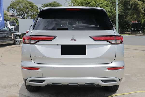 2024 Mitsubishi Outlander LS ZM