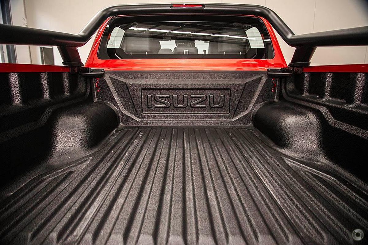 2024 Isuzu D-MAX BLADE 4X4