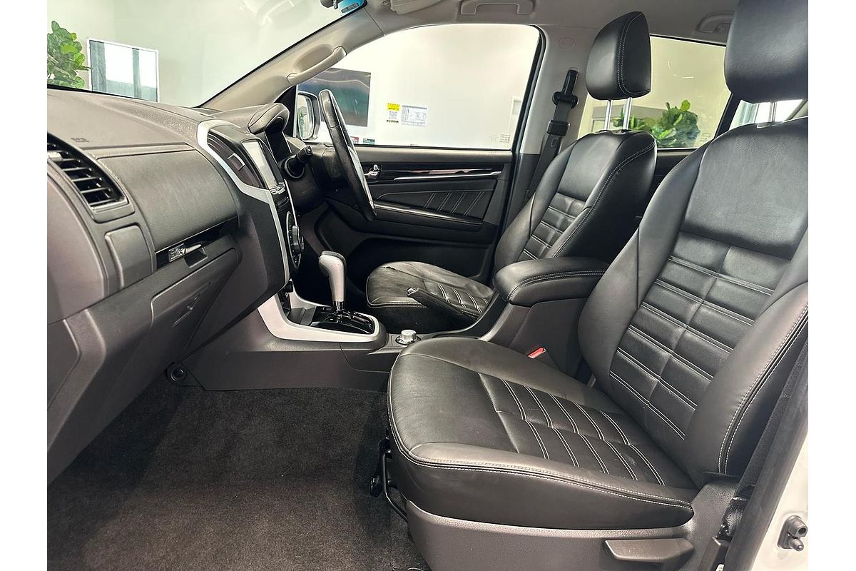 2020 Isuzu MU-X LS-T