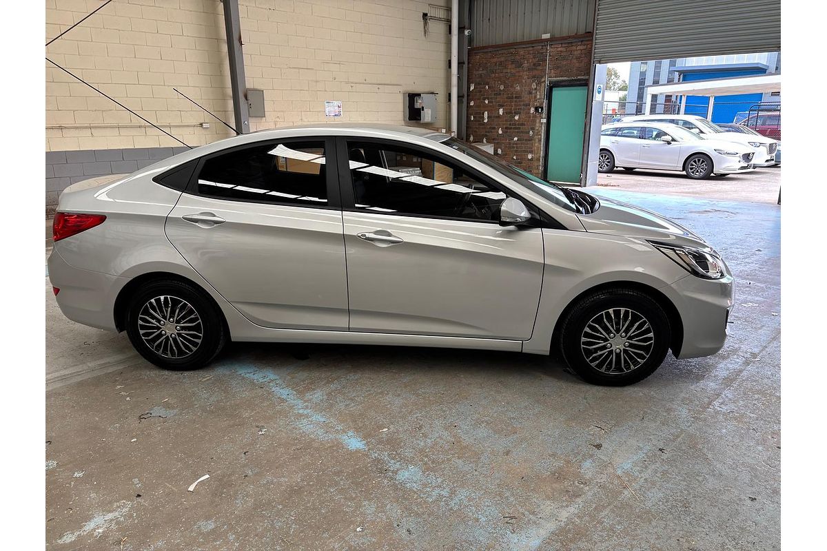 2013 Hyundai Accent Active RB