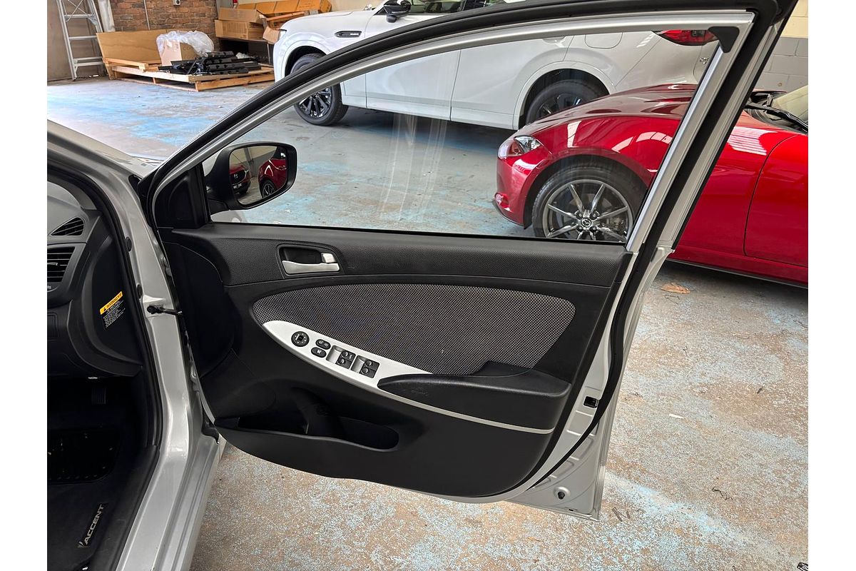 2013 Hyundai Accent Active RB