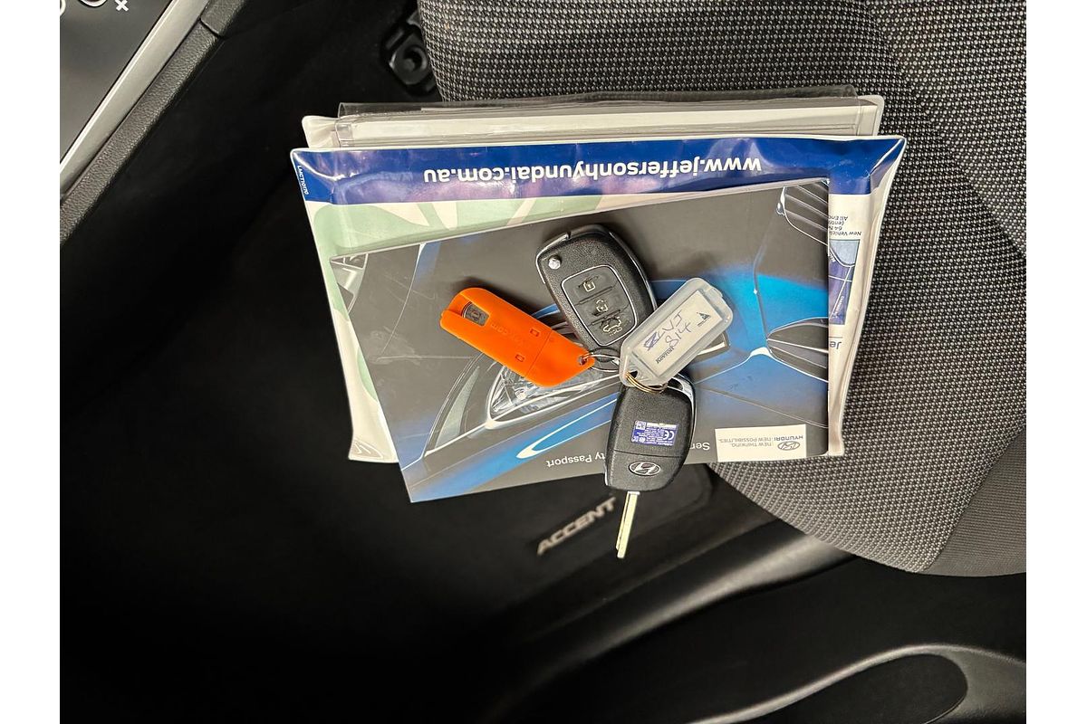 2013 Hyundai Accent Active RB
