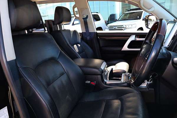 2017 Toyota Landcruiser Sahara VDJ200R