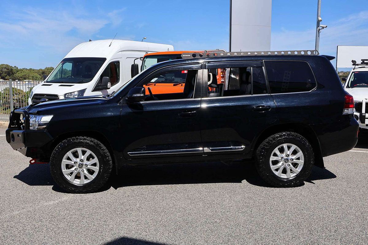 2017 Toyota Landcruiser Sahara VDJ200R