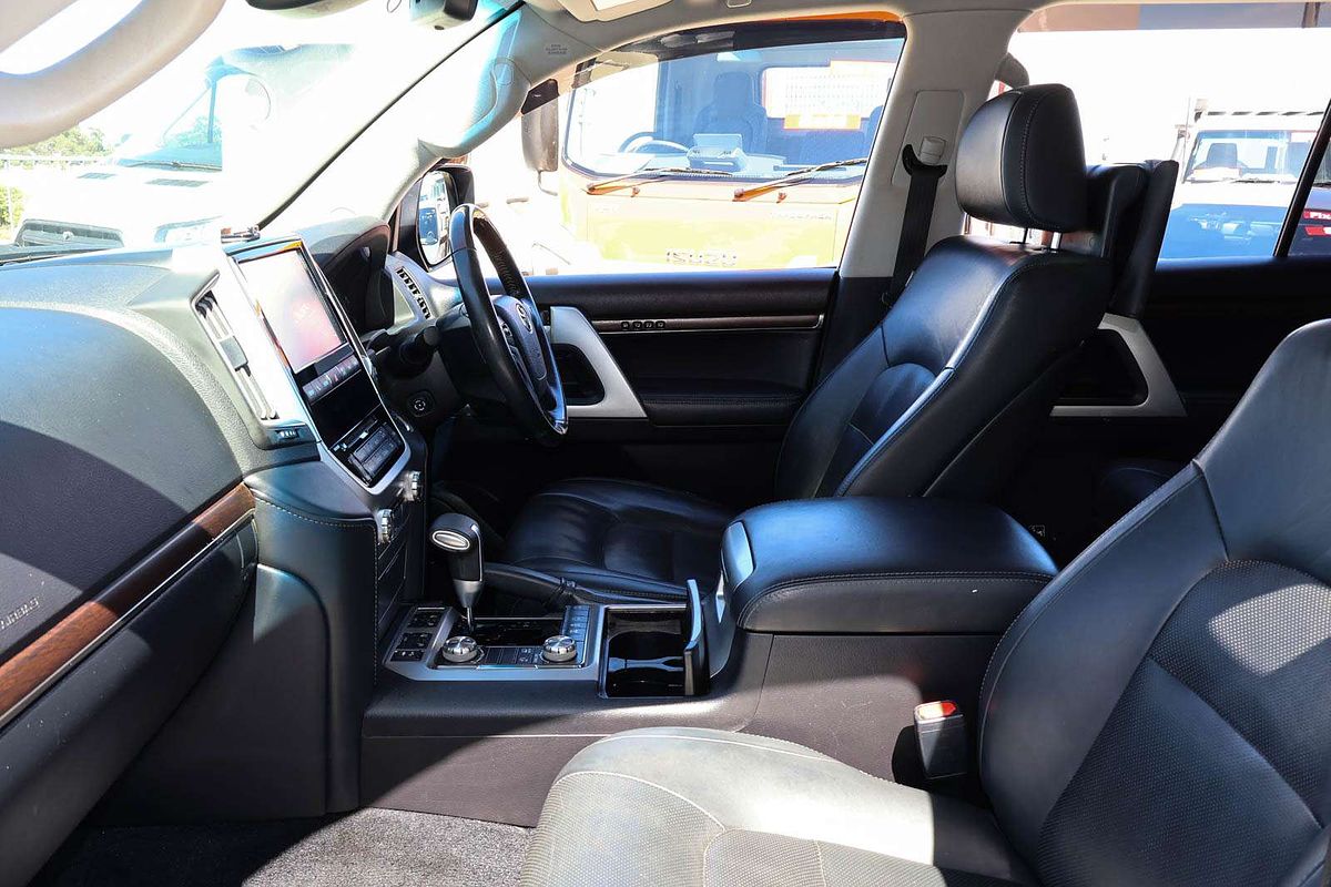 2017 Toyota Landcruiser Sahara VDJ200R