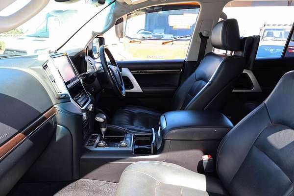 2017 Toyota Landcruiser Sahara VDJ200R