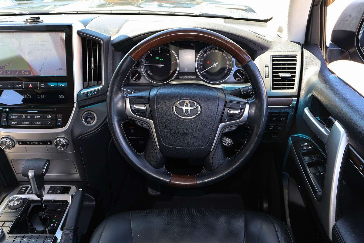 2017 Toyota Landcruiser Sahara VDJ200R