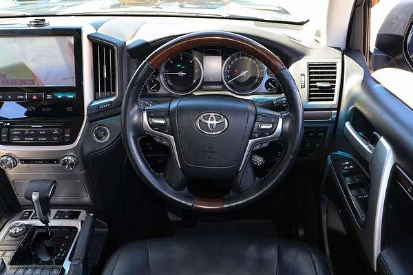 2017 Toyota Landcruiser Sahara VDJ200R