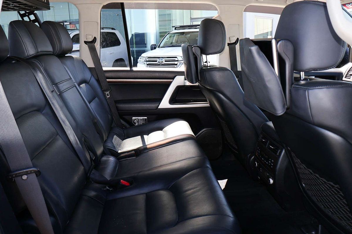 2017 Toyota Landcruiser Sahara VDJ200R