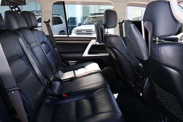 2017 Toyota Landcruiser Sahara VDJ200R