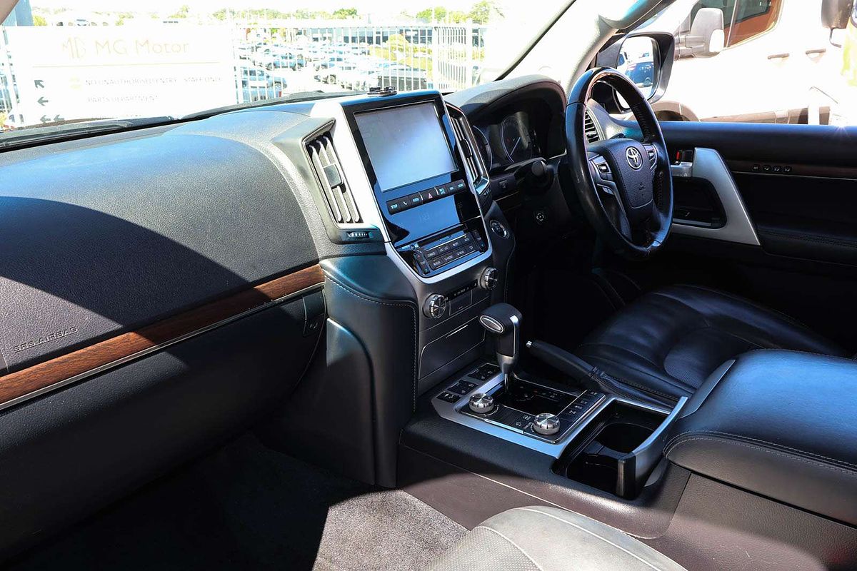 2017 Toyota Landcruiser Sahara VDJ200R