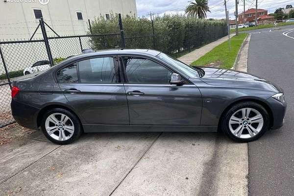2014 BMW 3 Series 320i F30