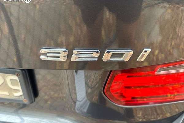 2014 BMW 3 Series 320i F30