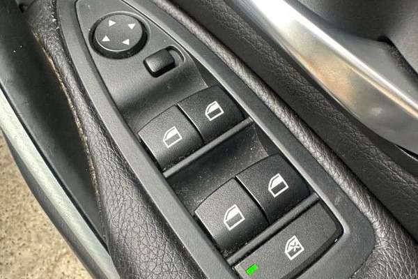 2014 BMW 3 Series 320i F30