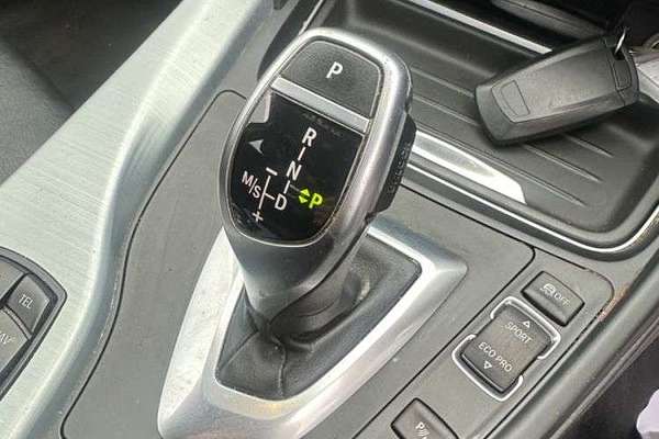 2014 BMW 3 Series 320i F30