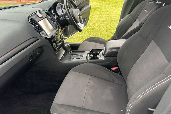 2013 Chrysler 300 SRT-8 Core LX