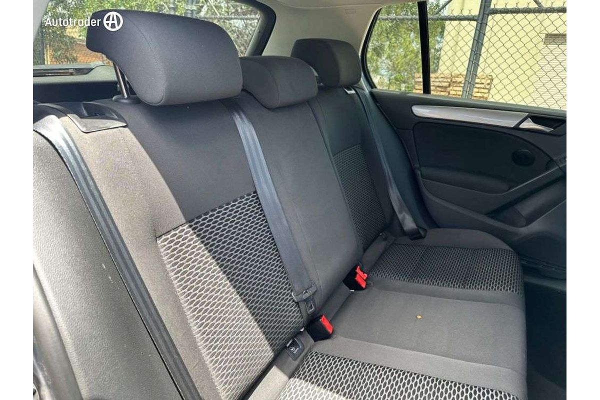 2010 Volkswagen Golf 77TSI VI