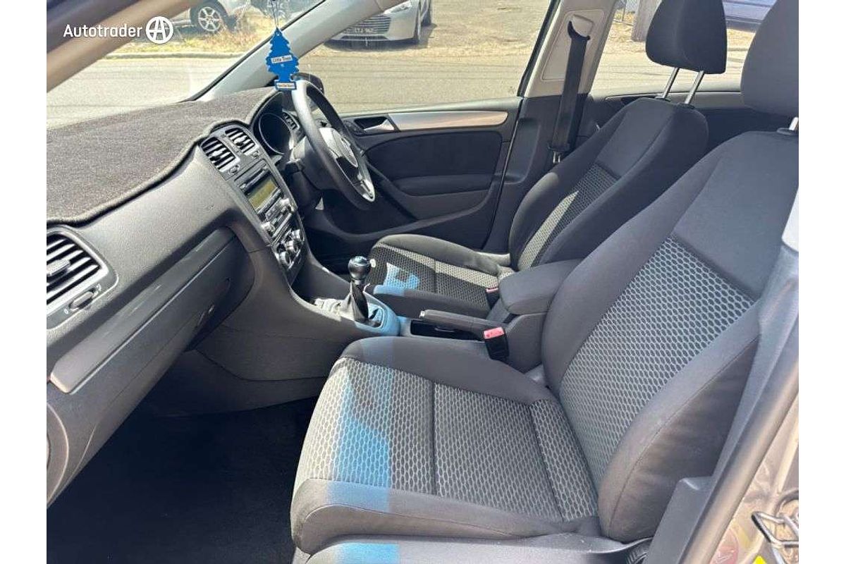 2010 Volkswagen Golf 77TSI VI