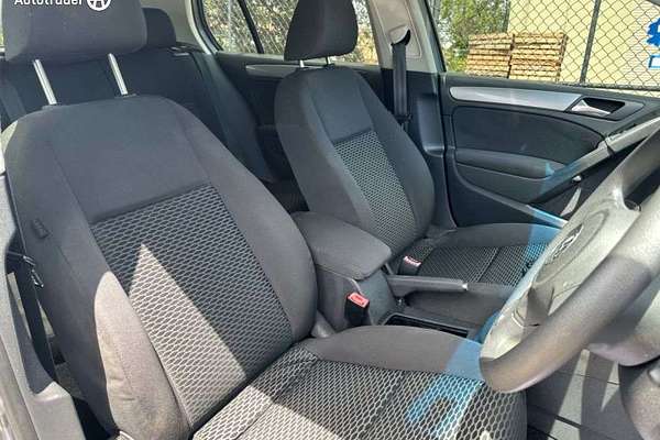 2010 Volkswagen Golf 77TSI VI