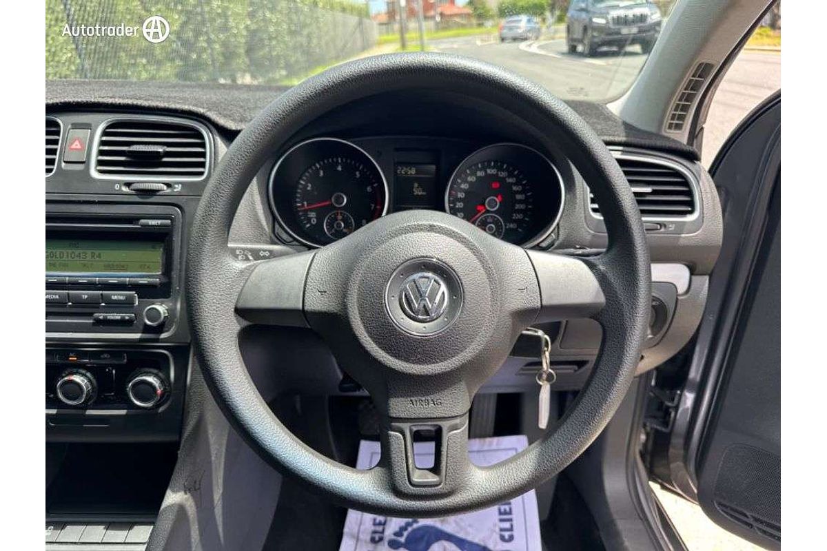 2010 Volkswagen Golf 77TSI VI