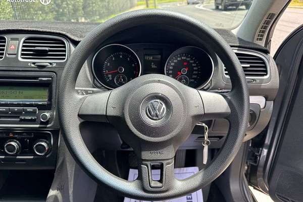 2010 Volkswagen Golf 77TSI VI