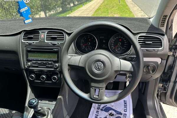 2010 Volkswagen Golf 77TSI VI