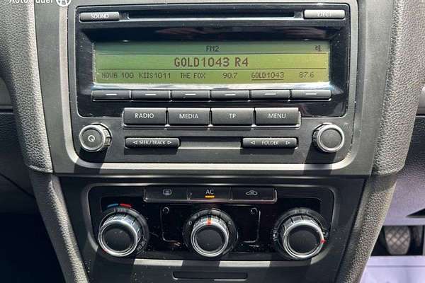 2010 Volkswagen Golf 77TSI VI
