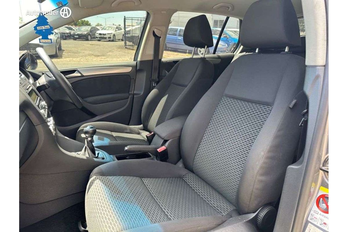 2010 Volkswagen Golf 77TSI VI