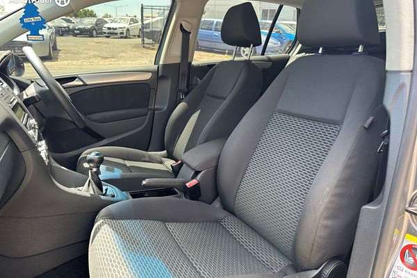 2010 Volkswagen Golf 77TSI VI