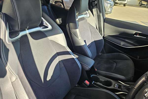 2019 Toyota Corolla ZR Hybrid ZWE211R
