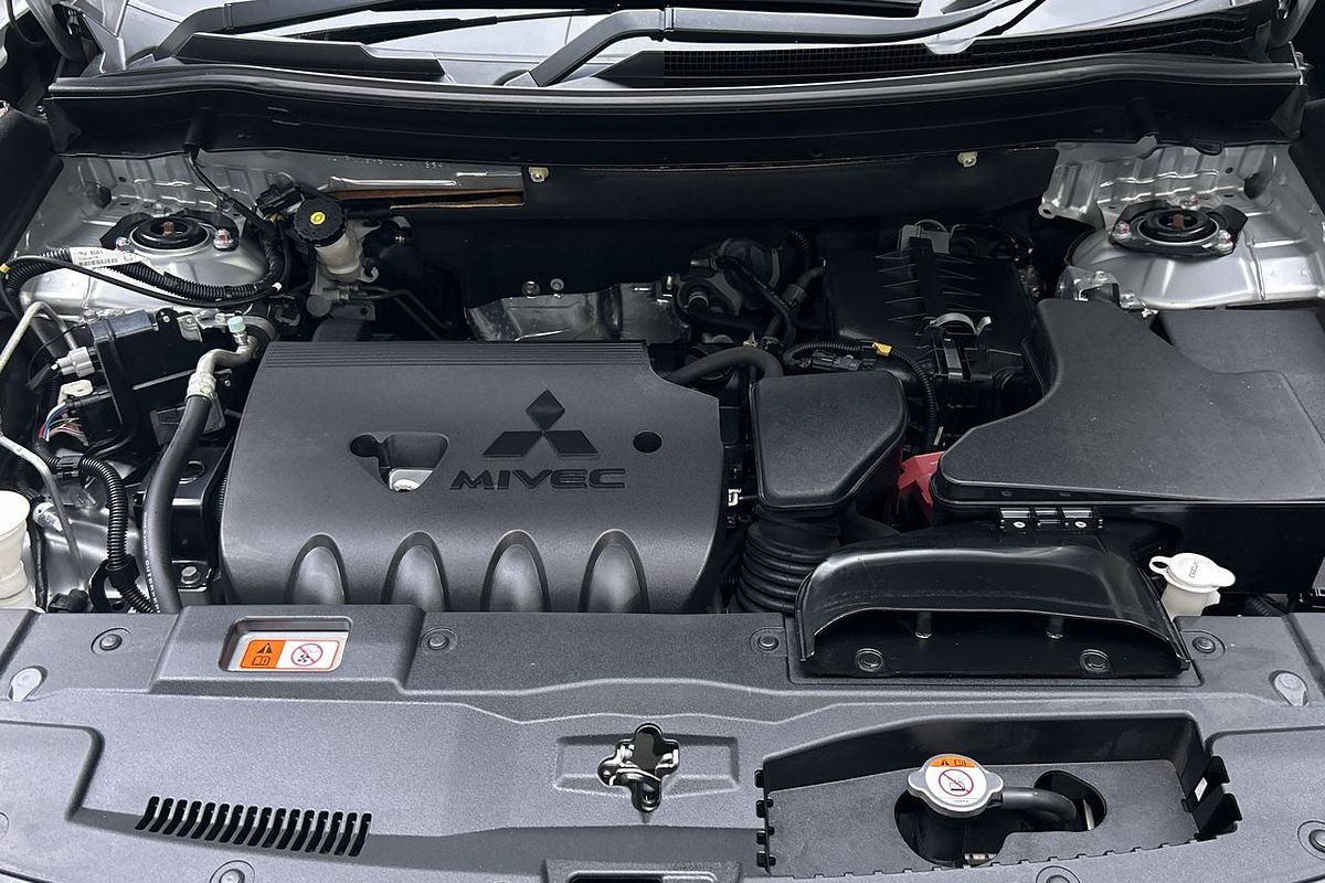 2019 Mitsubishi Outlander ES ADAS ZL