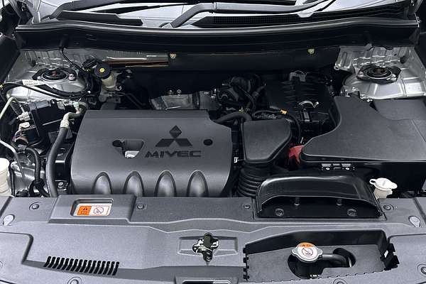 2019 Mitsubishi Outlander ES ADAS ZL