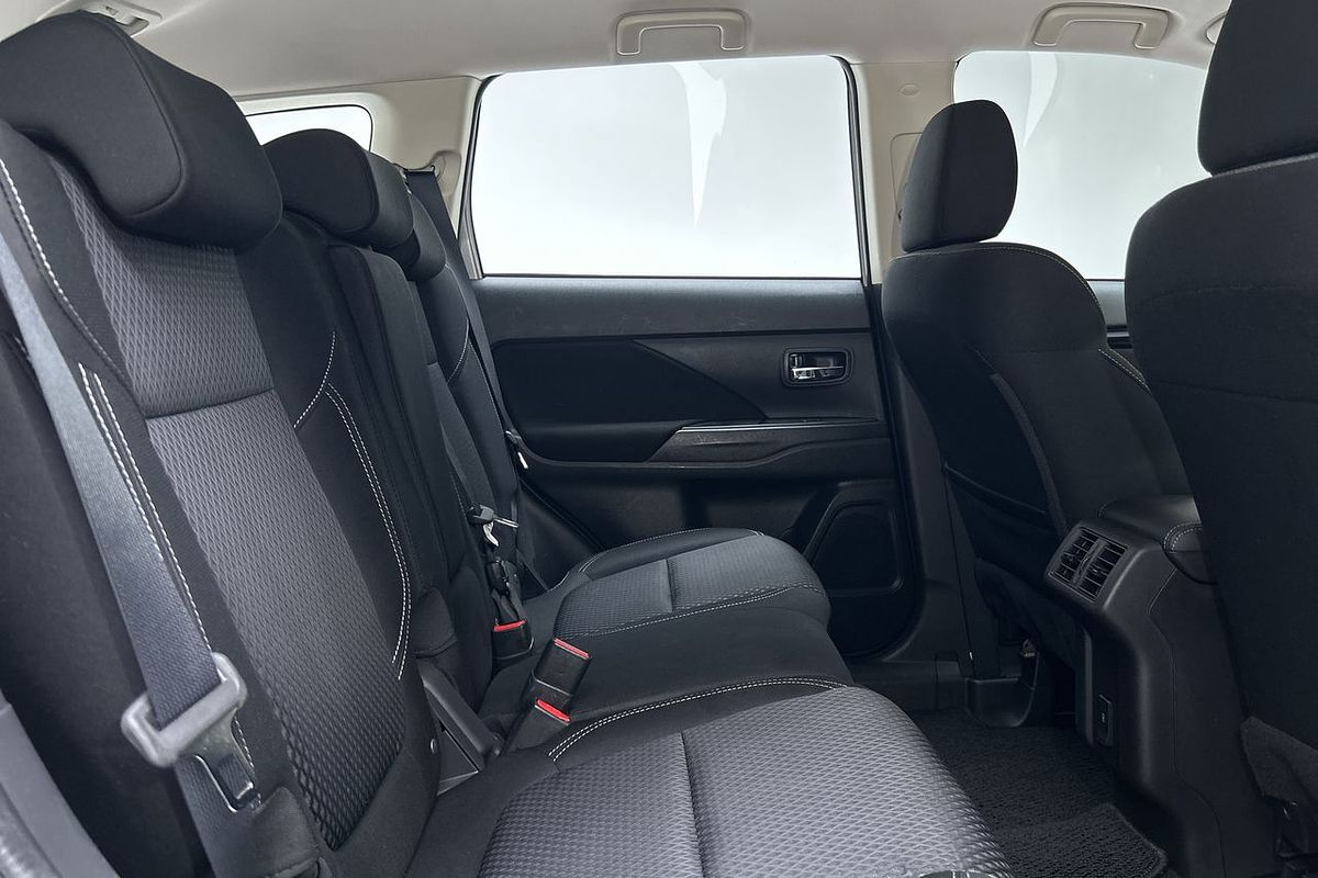 2019 Mitsubishi Outlander ES ADAS ZL
