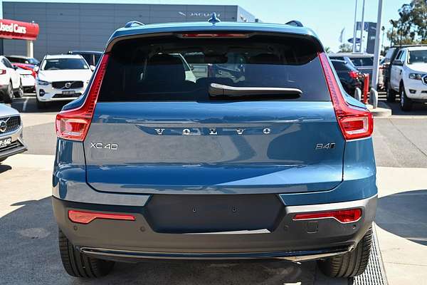 2024 Volvo XC40 Ultra B4 Dark