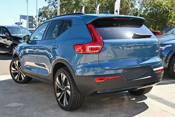 2024 Volvo XC40 Ultra B4 Dark