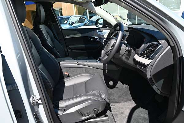 2024 Volvo XC90 Ultra T8 Plug-In Hybrid