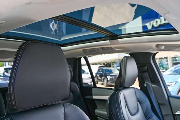 2024 Volvo XC90 Ultra T8 Plug-In Hybrid
