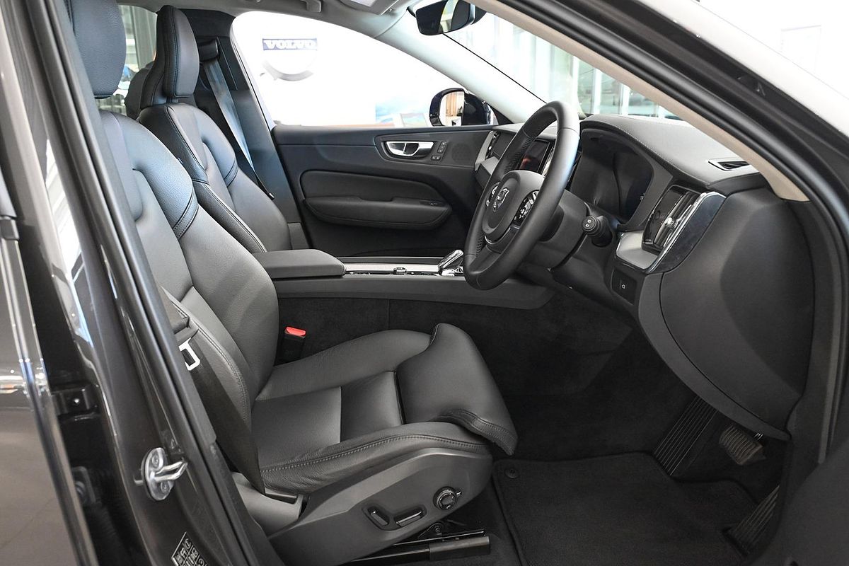 2023 Volvo XC60 Ultimate B6 Dark